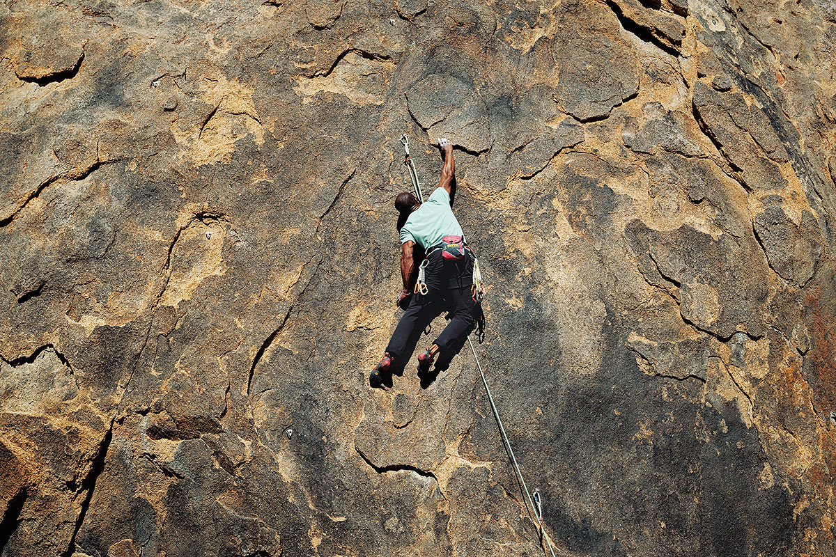 Dom Barry rock climbing at Alabama Hills.